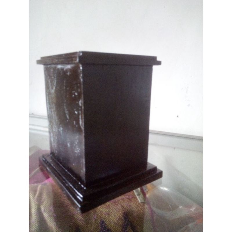 

tempat gunting penggaris spedol bolpoint dll p: 10 cm L: 10cm T:15cm