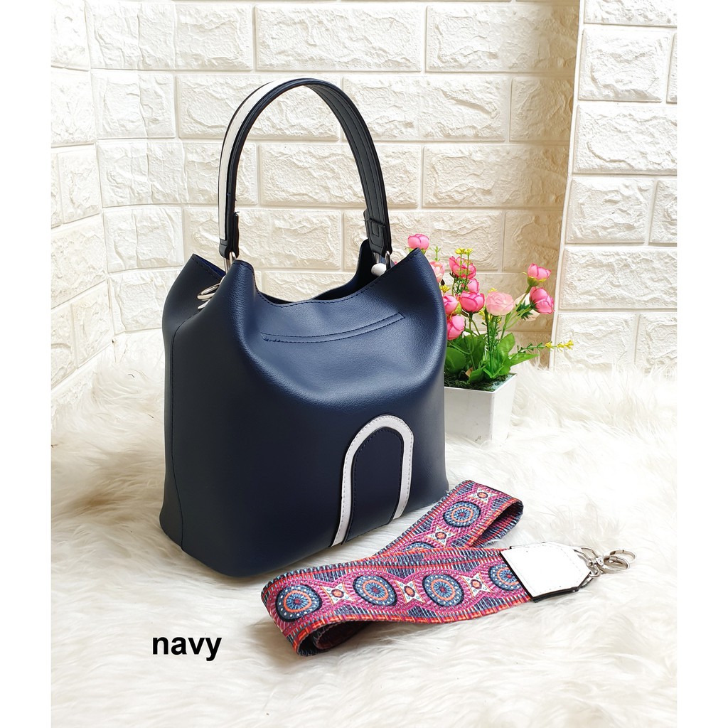 TAS PUNGGUNG WANITA CANTIK BERKILAU 0/ IZZA SIMPLE TOTEBAGS