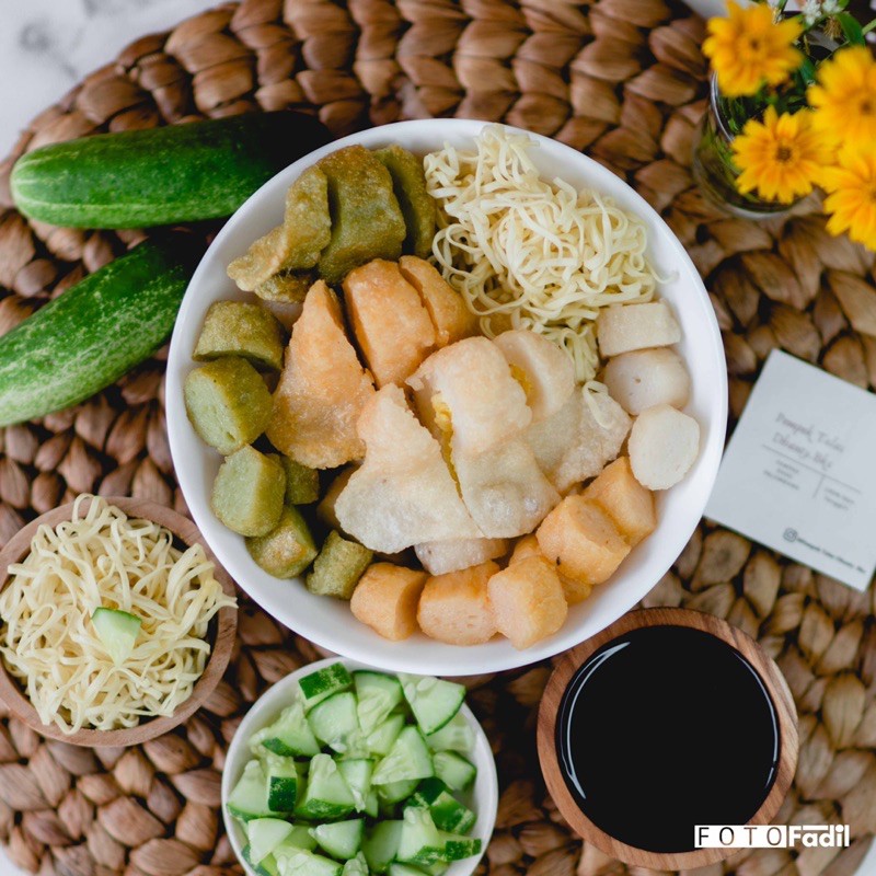 

PEMPEK MIX (SAYURAN,BLACK CUMI,ORIGINAL)