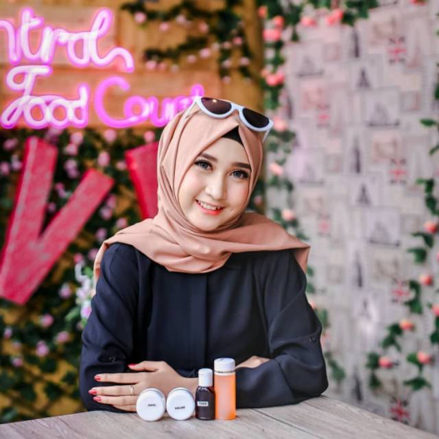 indahpermatasuci1103