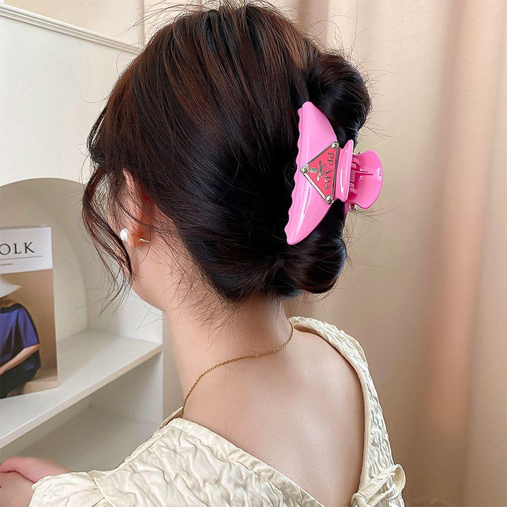 Needway   Wanita Cakar Rambut Elegan Retro Huruf Jepit Rambut Segitiga Akrilik Ponytail Holder