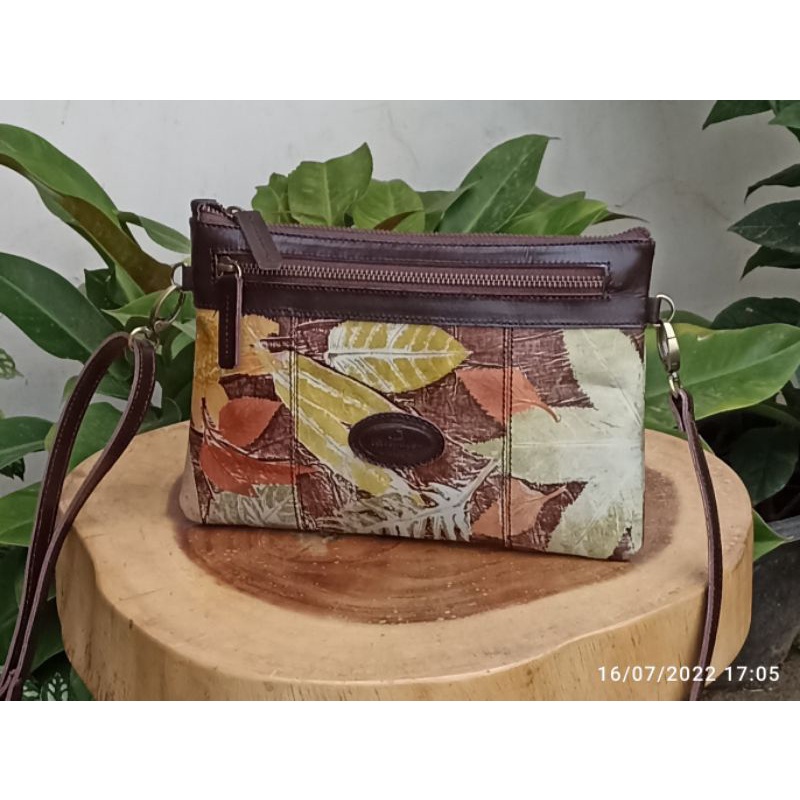 VIRA CLUTH BAG ECOPRINT  NR LEATHER