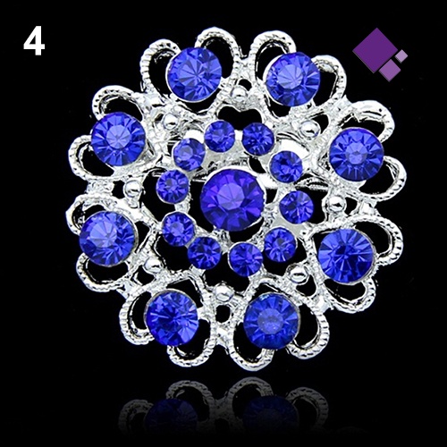 Bros Bentuk Bunga Aksen Kristal Dan Berlian Imitasi Warna Silver