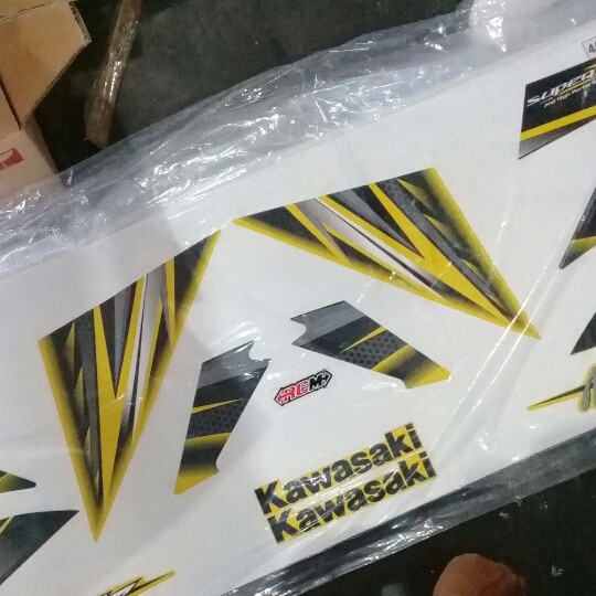 LIST STICKER STIKER STRIPING LIS LIST POLET FULL BODY BODI SET NINJA SS SUPER KIPS KUNING LEMON 2013 2014 ORI KAWASAKI 40210-2152