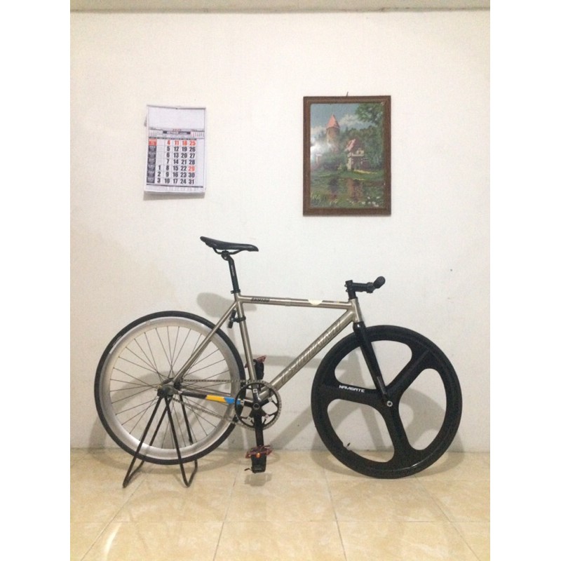 Fullbike Full Bike Sepeda Fixie Fixed Gear Tsunami SNM100 Fork Carbon with Navigate Rim not Dennos