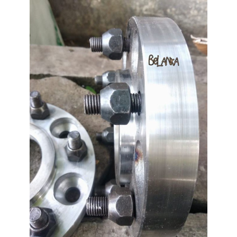 Spacer adaptor ganjal velg pelek dengan nok ring Everest Ranger