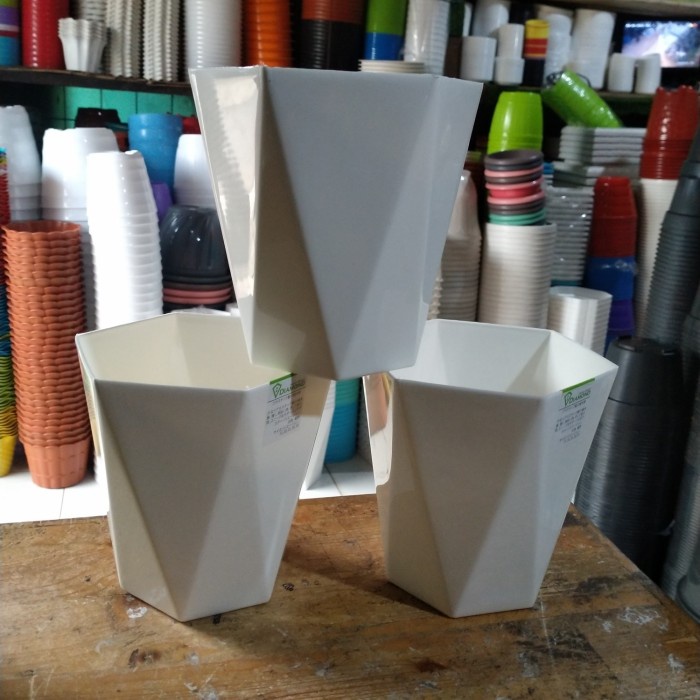 Pot Diamond//Tabitha 20Putih.