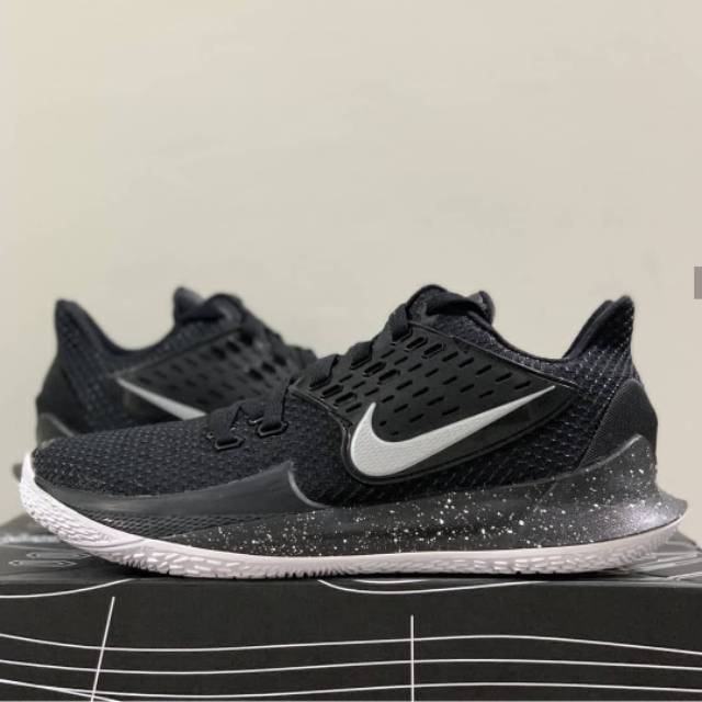 kyrie low black metallic silver