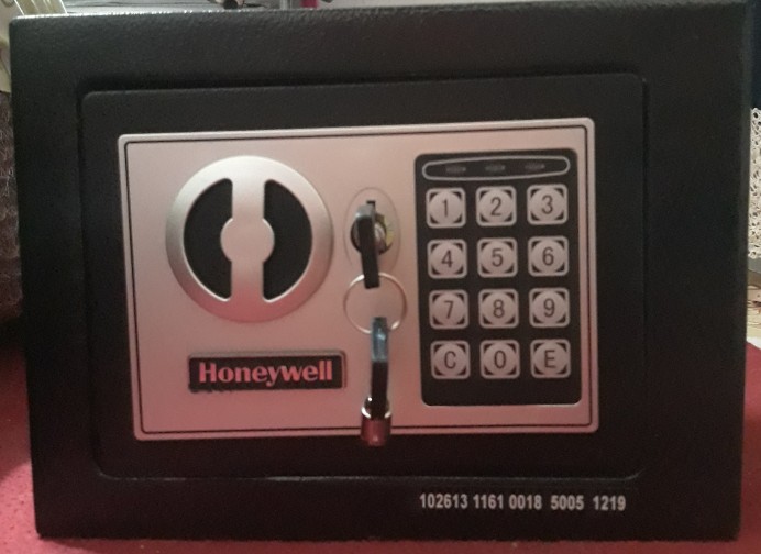 Brankas Baja Honeywell Usa 5005 Size Kecil