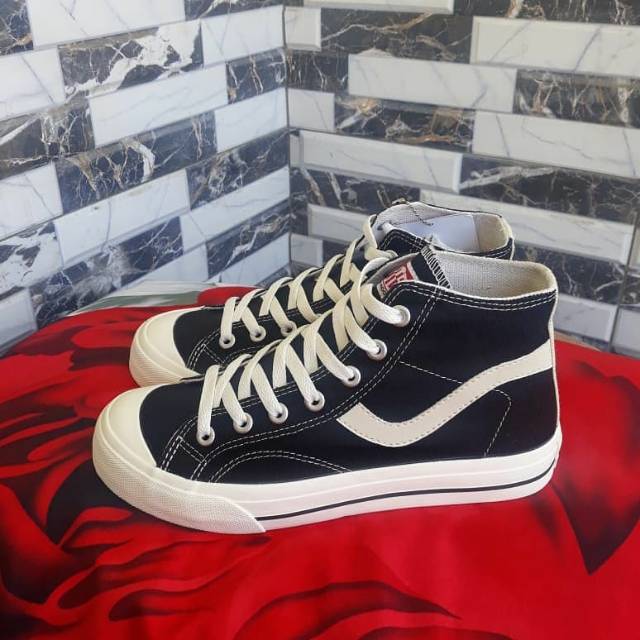 SEPATU VENTELA PUBLIK HIGH BW