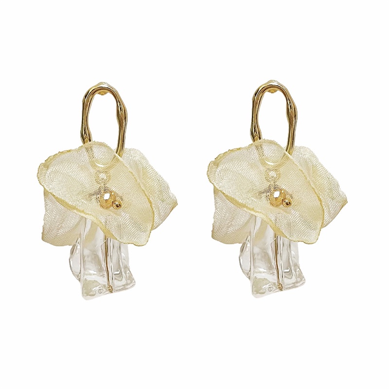 Anting Wanita Bentuk Bunga Untuk Musim Panas