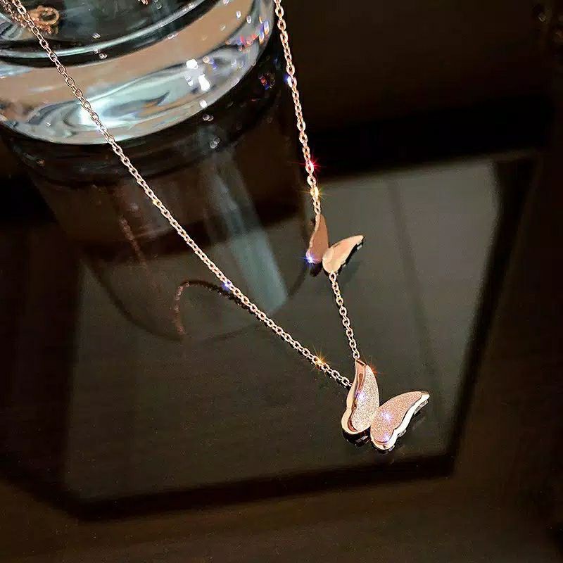 FF Kalung Rantai Dengan Liontin Kupu-Kupu Bahan Stainless Steel Warna Rose Gold Untuk Wanita