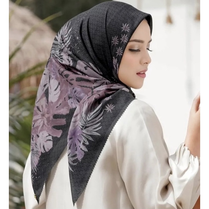 Button Scraves Tropical Extended Series in Eola (hitam)