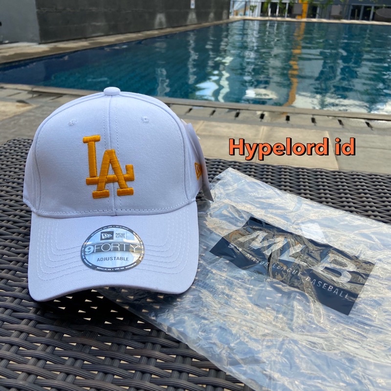 Topi NY Mlb Cap LA putih logo gold