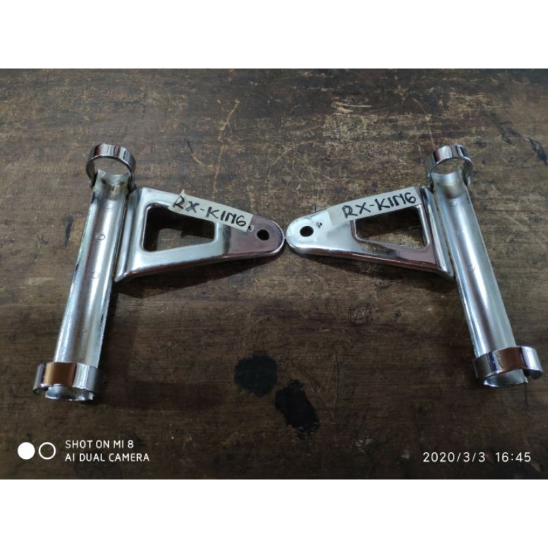 Dudukan Kupingan Lampu Depan RXK RX King Old Cobra Original Yamaha