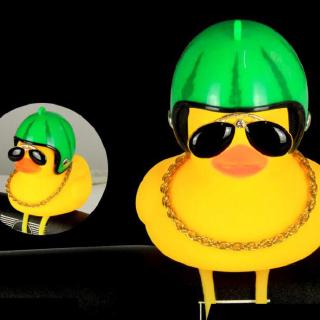 Lucu Angin Bebek Kecil Kuning Dengan Helm Kacamata Hitam Untuk Sepeda Motor Mobil Naik Bersepeda Aksesoris
