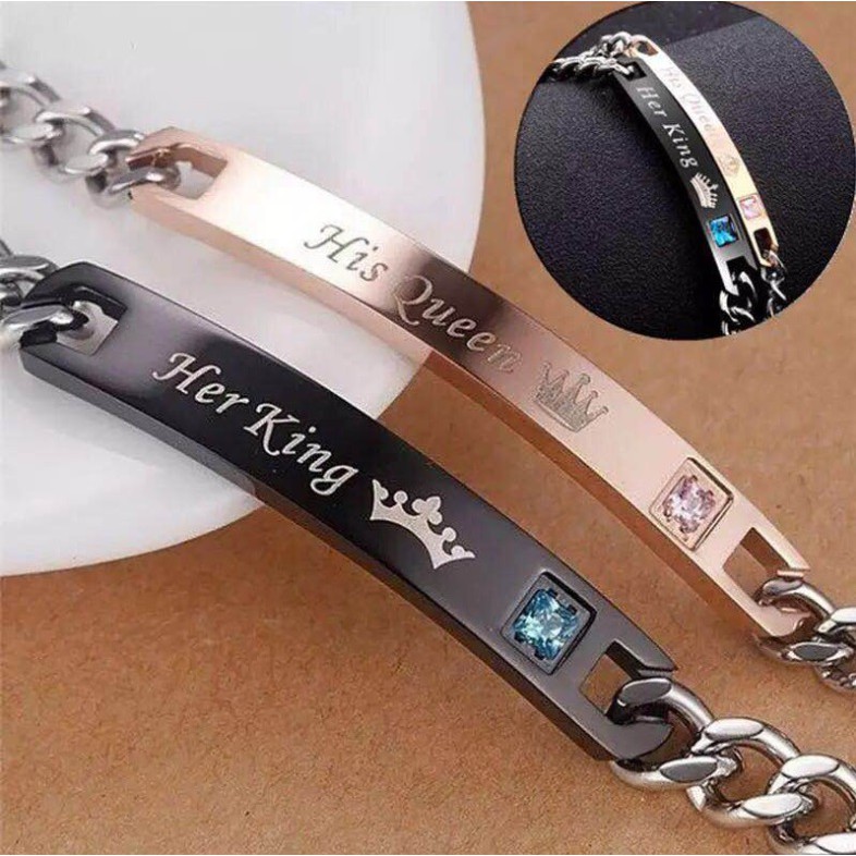 Gelang Pasangan Couple Bahan Stainless Steel Motif His Queen Her King untuk Pria / Wanita