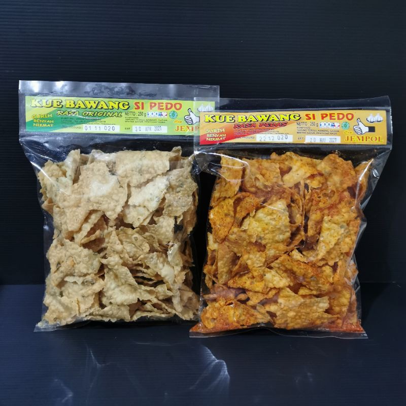 

KUE BAWANG SI PEDO 1/4 kg keripik pangsit rasa original dan pedas asin renyah gurih 250 gram