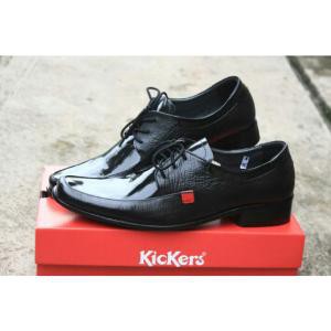 Sepatu Pantofel Kickers Pria