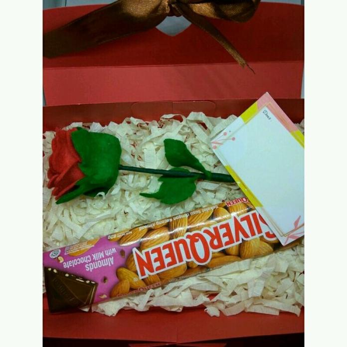 

Hampers Coklat Silverqueen /Hampers Ulang Tahun /Hampers Valentine Dll Terlaris!!! R33A