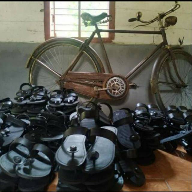 Sandal Ban Karet Kapal