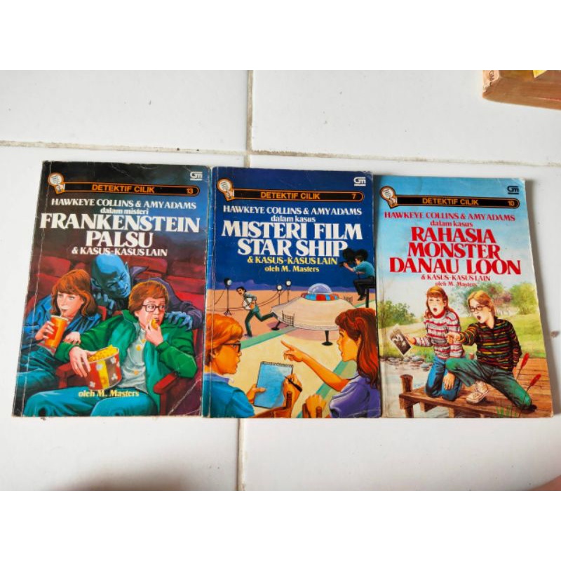 Buku Cerita Misteri Detektif Hawkeye Collins dan Amy Adams