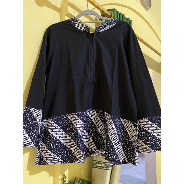 LIKE NEW - BATIK LAROSA