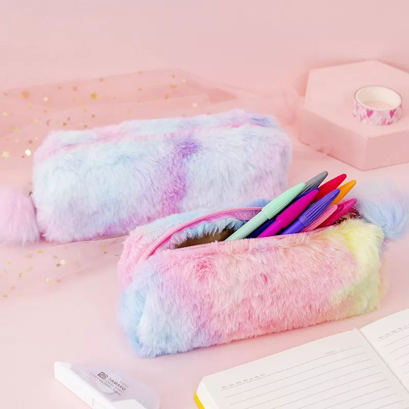 

Tempat Pensil bulu Rainbow