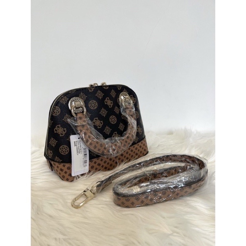 Preloved tas Guess alma