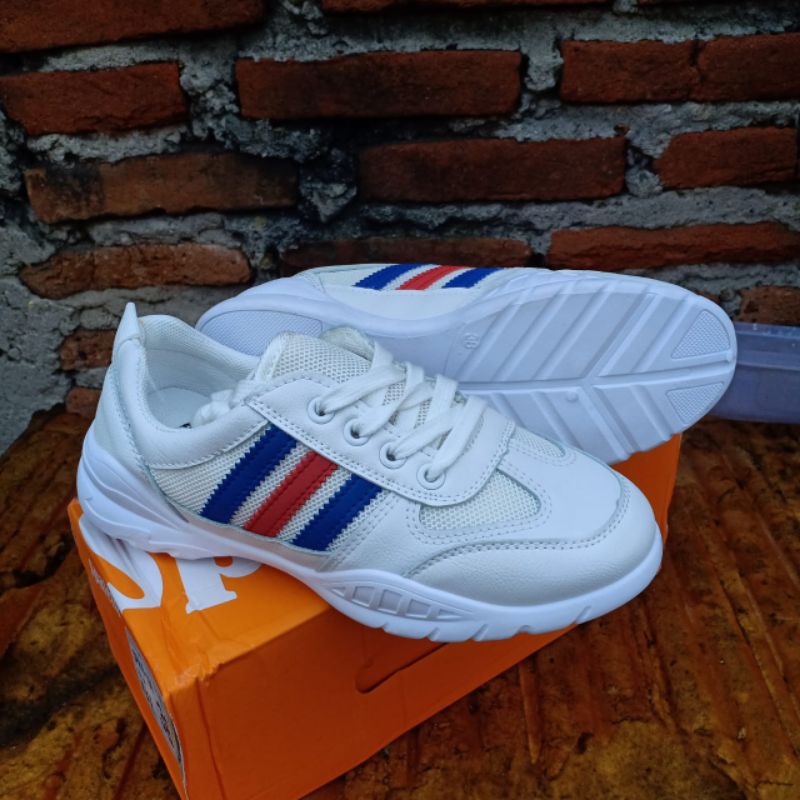 Sepatu Putih Wanita Import  36-40