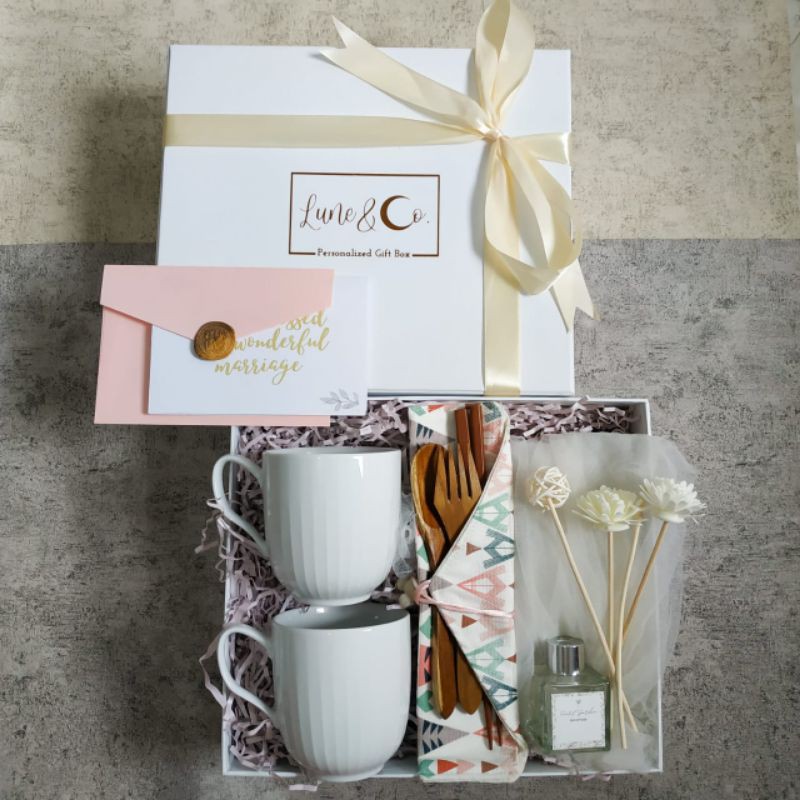 

kado pernikahan,hadiah pernikahan, hampers nikahan, kado unik, kado mug, wedding gift/kado ultah