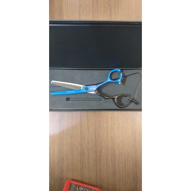 

Gunting cukur TAKEDA gunting salon dan barbershop tajam nian