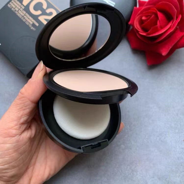 MAC Compact Studio Fix Powder Plus Foundation 15gr NC20/NC25/NC30/NC35