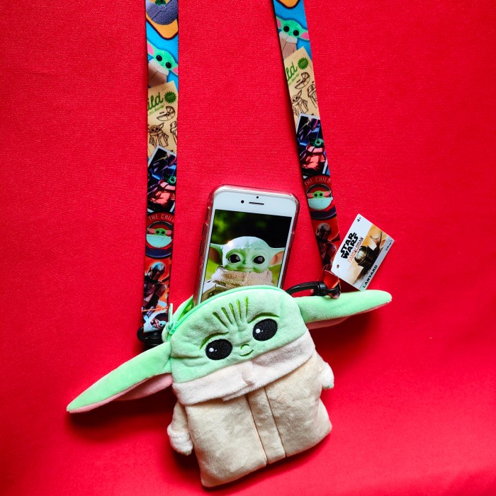 

Wow Star Wars The Child / Baby Yoda Deluxe Lanyard With Pouch Card Holder Bagus