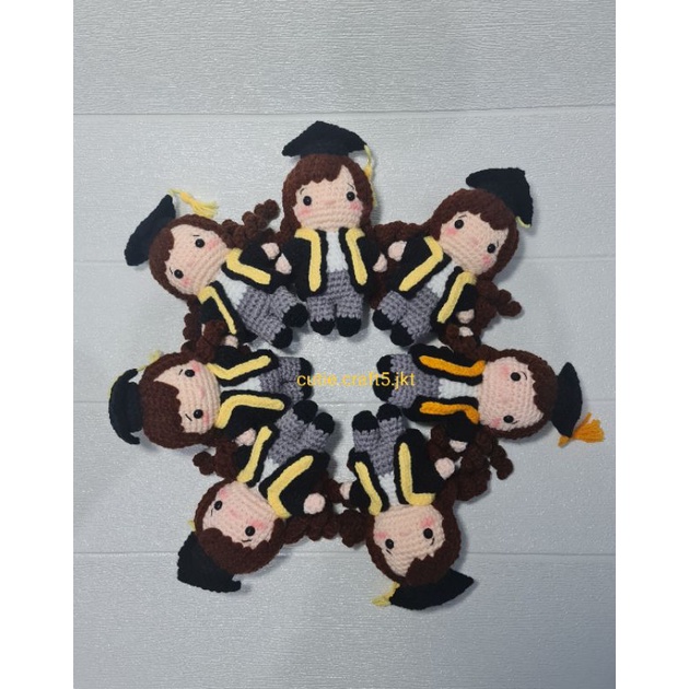 Boneka Rajut | Amigurumi Wisuda