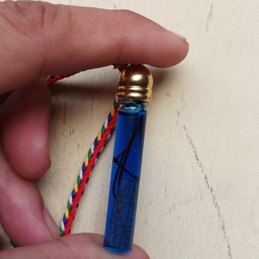 Kalung Attraction Blue Benang Pancawarna