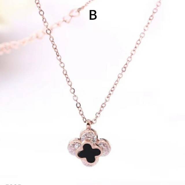 Kalung Titanium Korea Clover Bunga Anti Karat dan Alergi KT-34