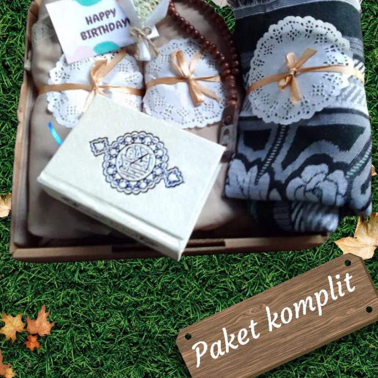 9.9 BIG SALE FASION Hampers / Kado Ulang Tahun / Pernikahan / Guru Perempuan Mukena Sajadah Al-Quran