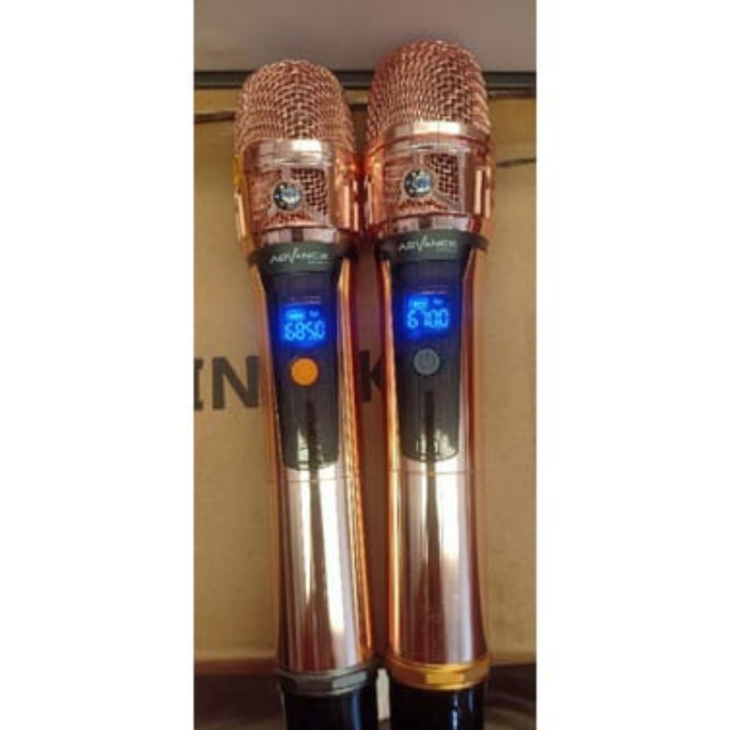 Mic Wireless Profesional Merk ADVANCE Tipe 401 Edisi GOLD