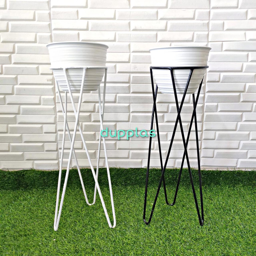 Standing Pot Besi Kaki Tiga T60cm Vas Tawon Plastik Putih D21cm Dekorasi Tanaman High Quality