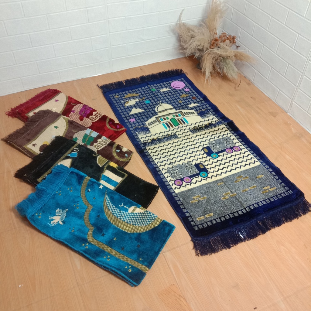 Sajadah Turki Anak Edisi Motif Karakter Remaja SD SMP Bulu Tebal Ukuran Midi / Sedang 50 X 110 Perle