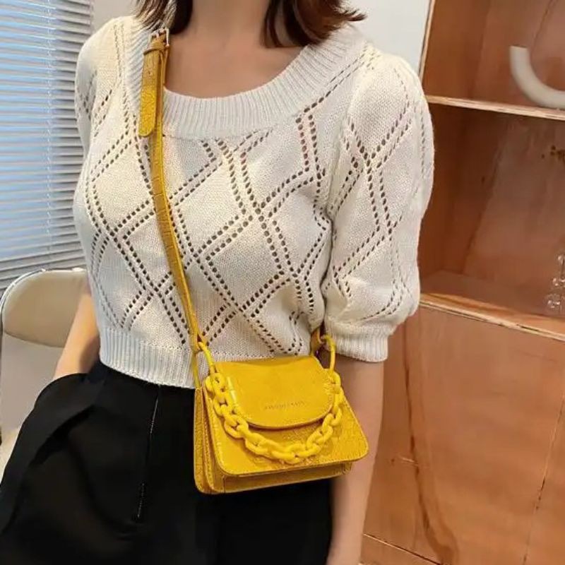 

Kode: ELJ 5143 IDR : 125 rbBahan : Kulit Puukuran: 12 x 14 x 8 cm