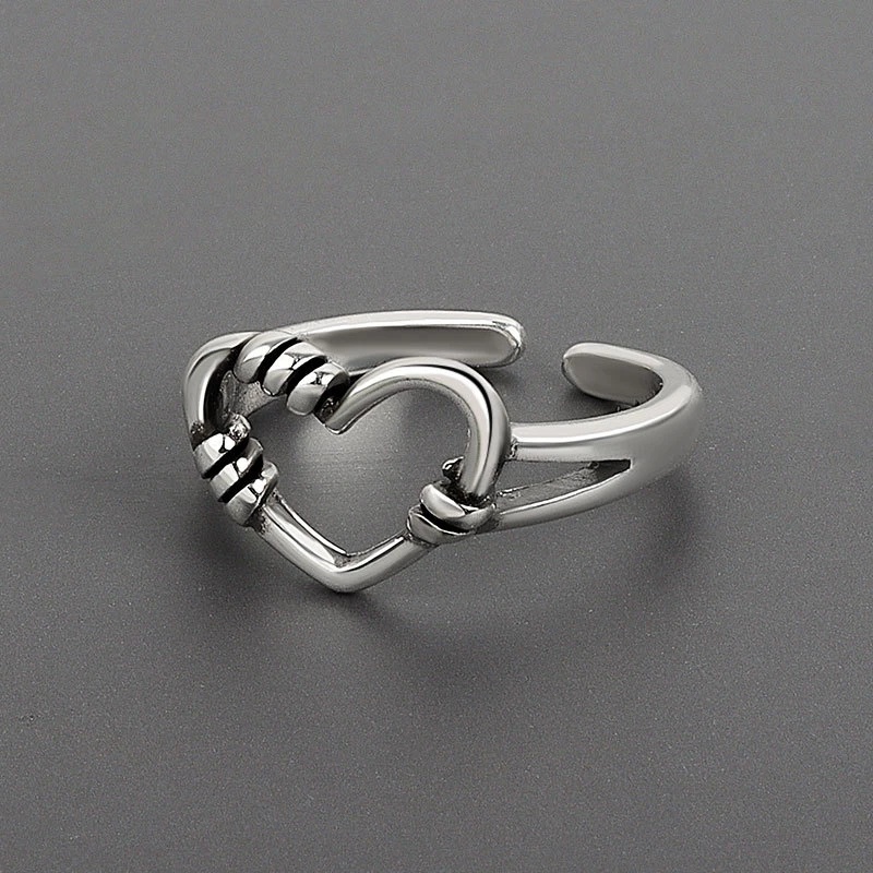 Cincin Bentuk Hati Model Hollow Warna Silver Untuk Wanita