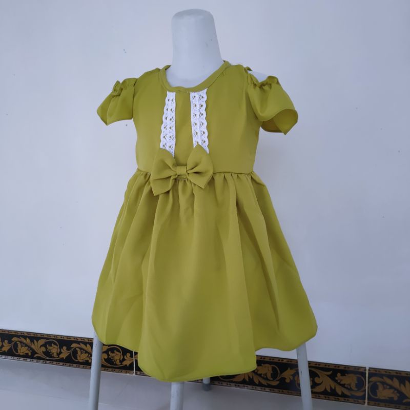 Dress anak girls 1 2 3 Tahun pita renda dada sabrina moscrepe ( Dress Pika)