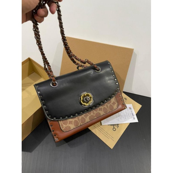 

COACH PARKER SIGNATURE STUDD 2COLOUR FREE BOX