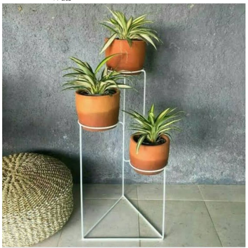 Rak bunga besi minimalis 3 pot.