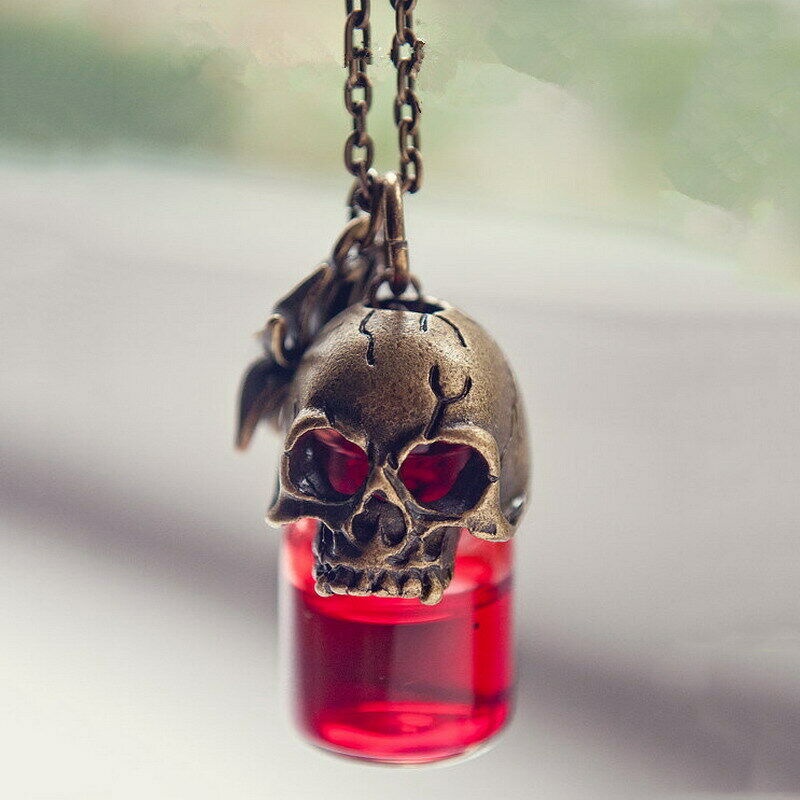 Kalung Rantai Liontin Botol Kaca Isi Labalabatengkorak Gaya Gothicretro Untuk Halloween