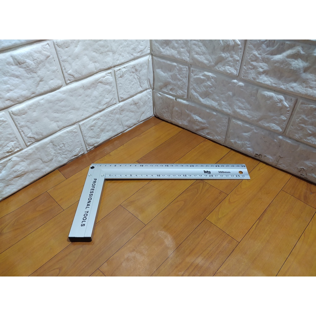 

TOHO Pasekon Alumunium Square Ruller 300mm 30cm