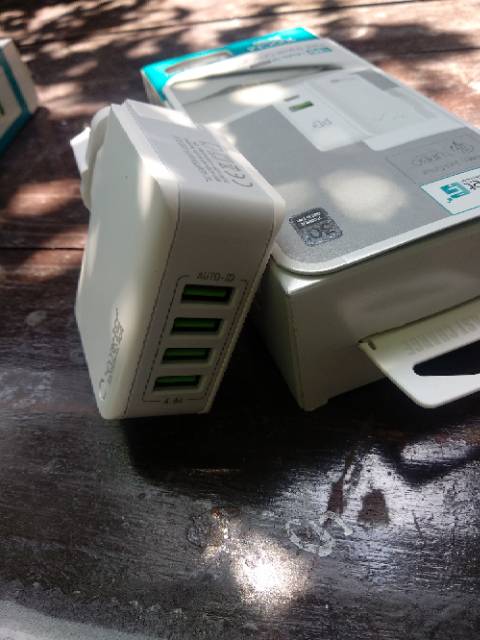 Secret G A4403 USB Charger Adapter 4port  Auto-ID Charger Compatible Apple Android Camera e-book