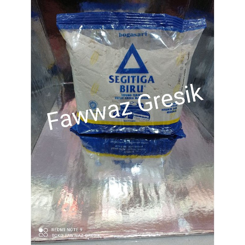 Tepung Segitiga Biru 500gr / Tepung Terigu segitiga biru 500 gram